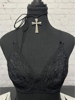 Vintage Triumph International Black Floral Lace Underwire Bralette Sz 36B Goth